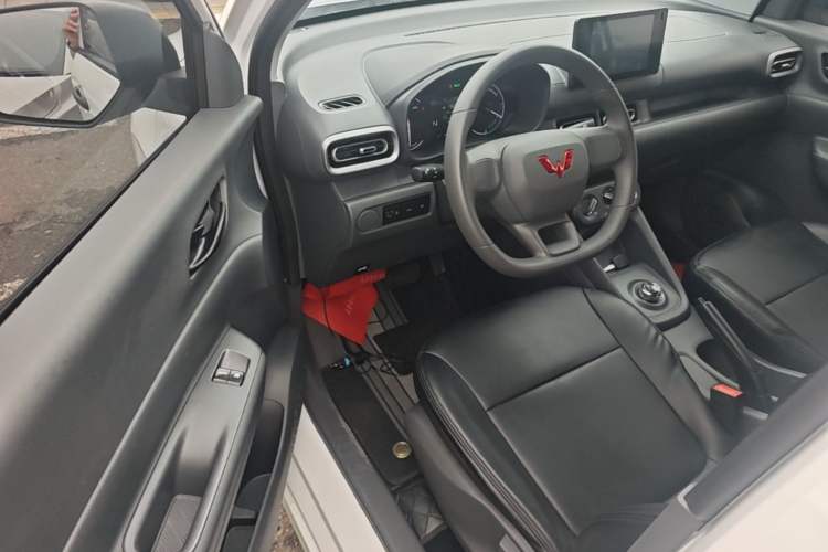 Used Wuling Hongguang New Energy 2024 All-Electric Model 300KM Standard Version Driver Seat