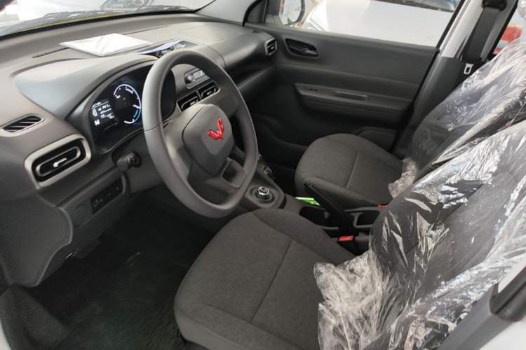 Used Wuling Hongguang New Energy 2024 All-Electric Model 300KM Practical Version Driver Seat
