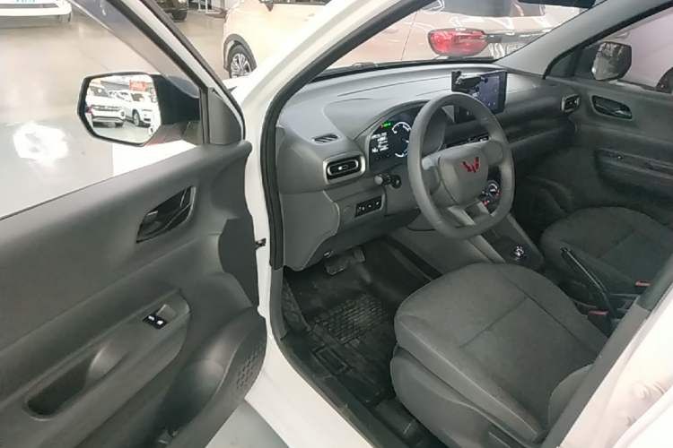 Used Wuling Hongguang New Energy 2024 All-Electric Model 300KM Standard Version Driver Seat