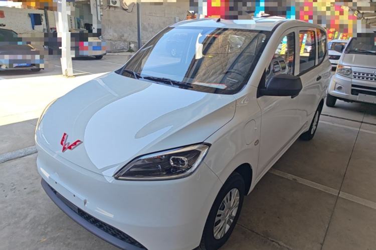 Wuling Hongguang New Energy 2024 All-Electric Model 300KM Practical Version