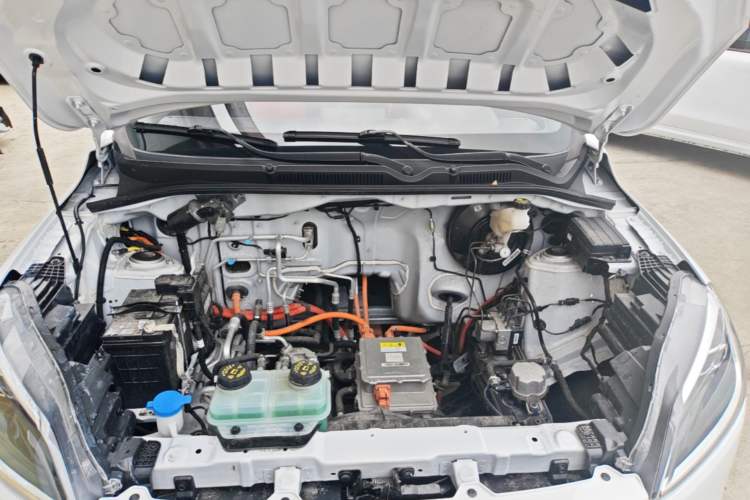 Used Wuling Hongguang New Energy 2024 All-Electric Model 300KM Standard Version Engine Bay