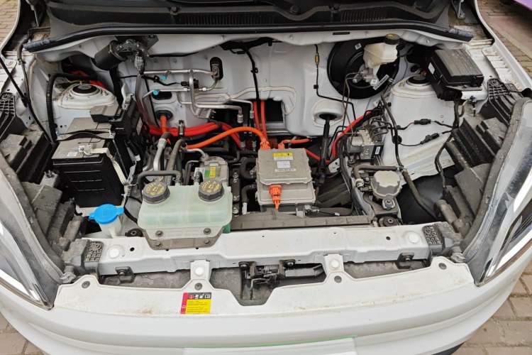 Used Wuling Hongguang New Energy 2024 All-Electric Model 300KM Practical Version Engine Bay
