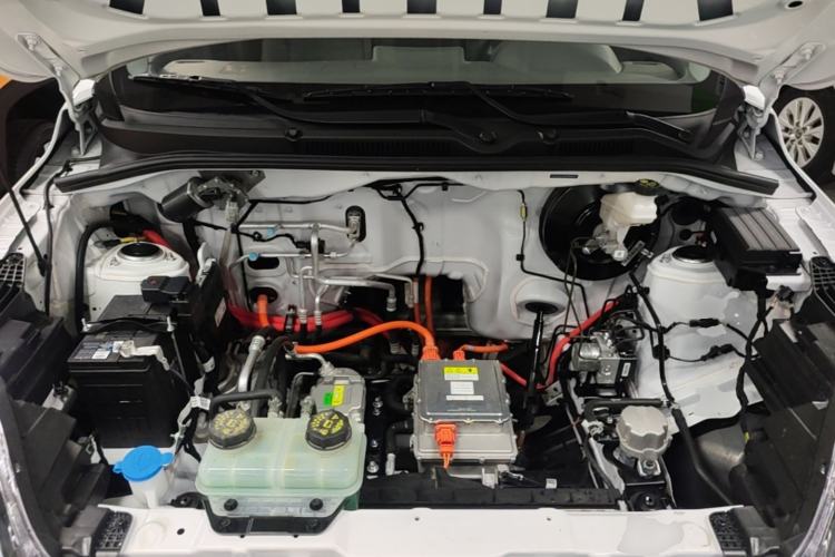 Used Wuling Hongguang New Energy 2024 All-Electric Model 300KM Standard Version Engine Bay