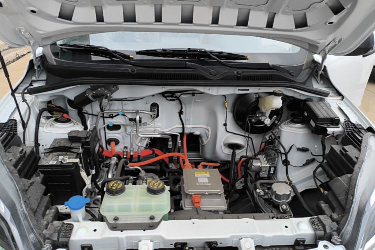 Used Wuling Hongguang New Energy 2024 All-Electric Model 300KM Standard Version Engine Bay