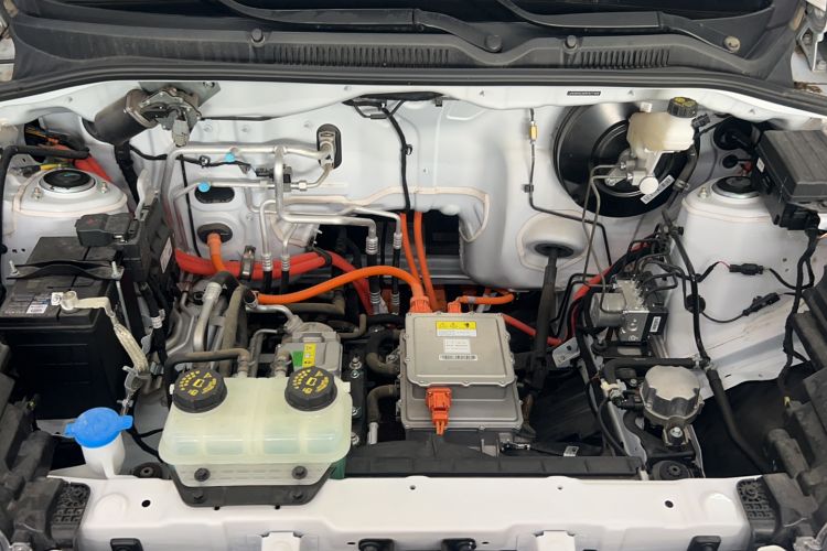 Used Wuling Hongguang New Energy 2024 All-Electric Model 300KM Standard Version Engine Bay