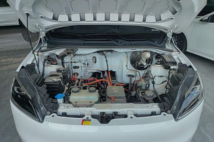 Used Wuling Hongguang New Energy 2024 All-Electric Model 300KM Standard Version Engine Bay