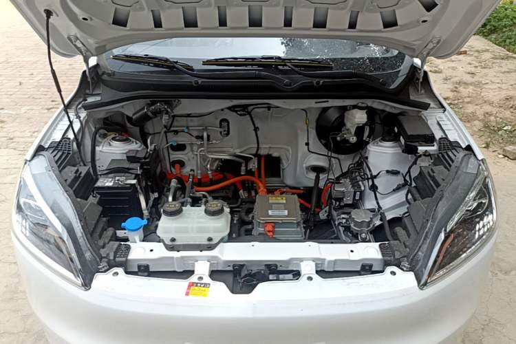 Used Wuling Hongguang New Energy 2024 All-Electric Model 300KM Standard Version Engine Bay