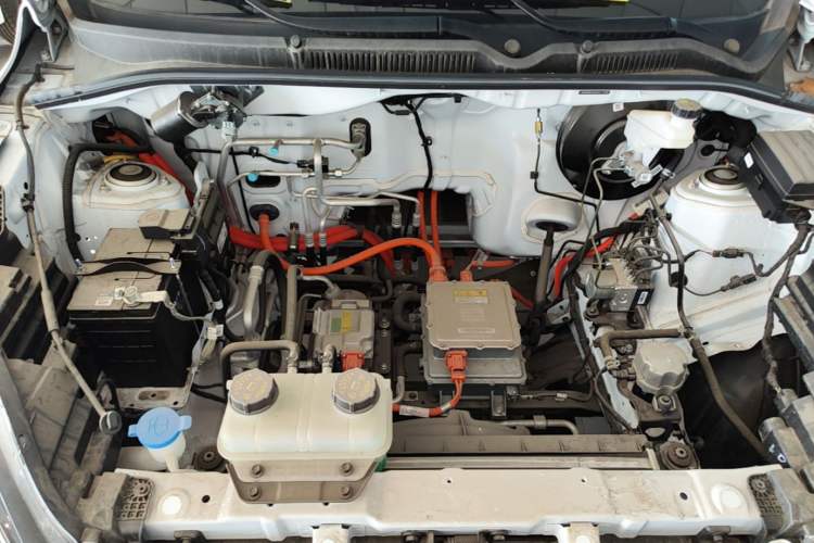 Used Wuling Hongguang New Energy 2024 All-Electric Model 300KM Standard Version Engine Bay