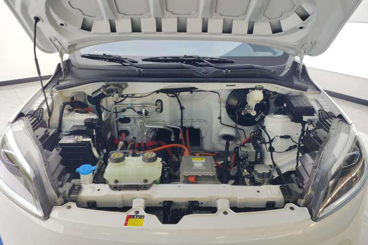 Used Wuling Hongguang New Energy 2024 All-Electric Model 300KM Standard Version Engine Bay