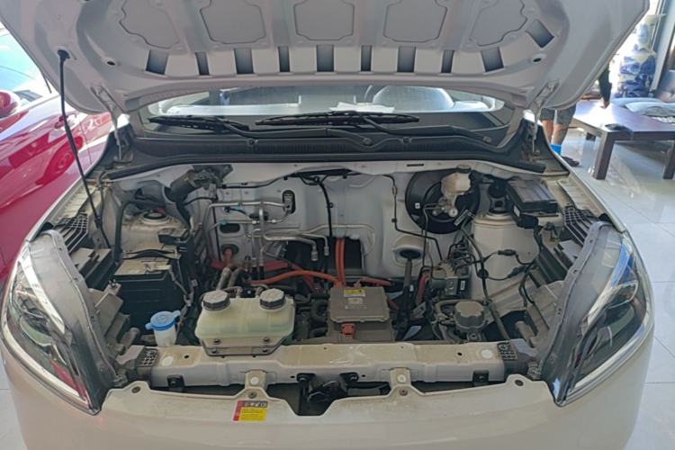 Used Wuling Hongguang New Energy 2024 All-Electric Model 300KM Standard Version Engine Bay