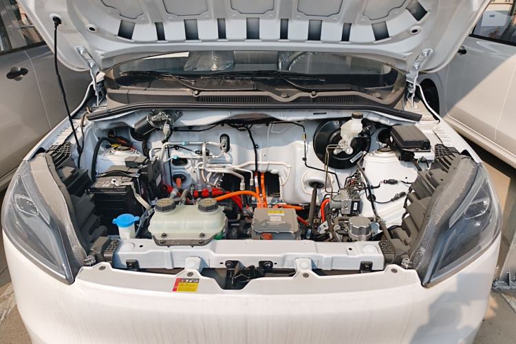 Used Wuling Hongguang New Energy 2024 All-Electric Model 300KM Standard Version Engine Bay