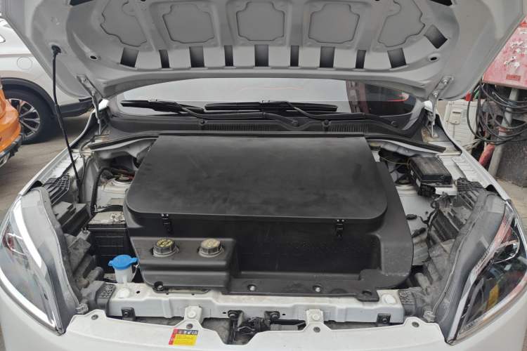 Used Wuling Hongguang New Energy 2024 All-Electric Model 300KM Standard Version Engine Bay
