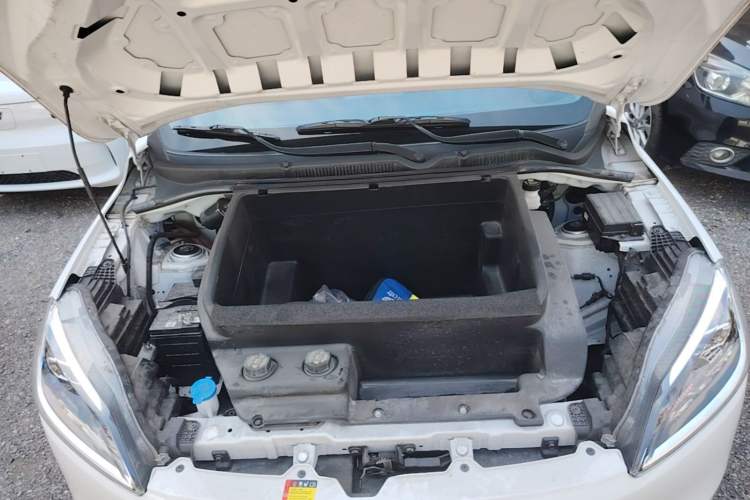 Used Wuling Hongguang New Energy 2024 All-Electric Model 300KM Standard Version Engine Bay