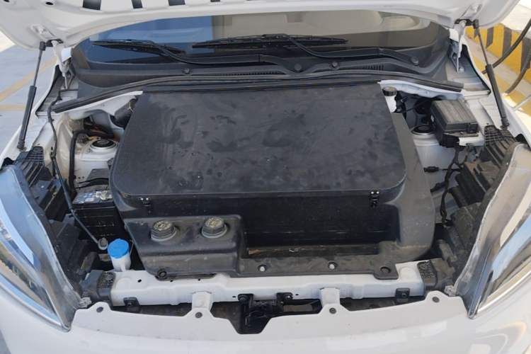Used Wuling Hongguang New Energy 2024 All-Electric Model 300KM Standard Version Engine Bay
