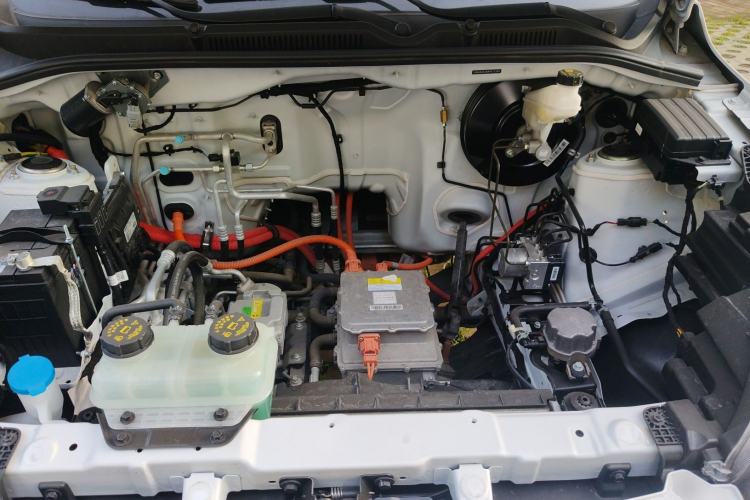 Used Wuling Hongguang New Energy 2024 All-Electric Model 300KM Standard Version Engine Bay