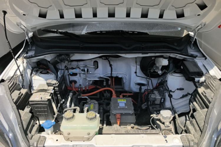Used Wuling Hongguang New Energy 2024 All-Electric Model 300KM Standard Version Engine Bay