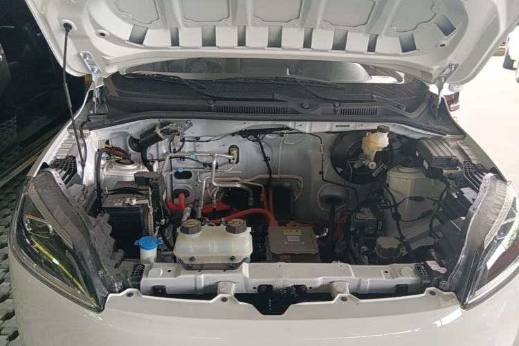 Used Wuling Hongguang New Energy 2024 All-Electric Model 300KM Standard Version Engine Bay