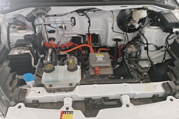 Used Wuling Hongguang New Energy 2024 All-Electric Model 300KM Standard Version Engine Bay