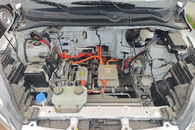 Used Wuling Hongguang New Energy 2024 All-Electric Model 300KM Standard Version Engine Bay