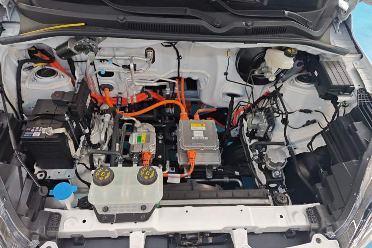 Used Wuling Hongguang New Energy 2024 All-Electric Model 300KM Standard Version Engine Bay