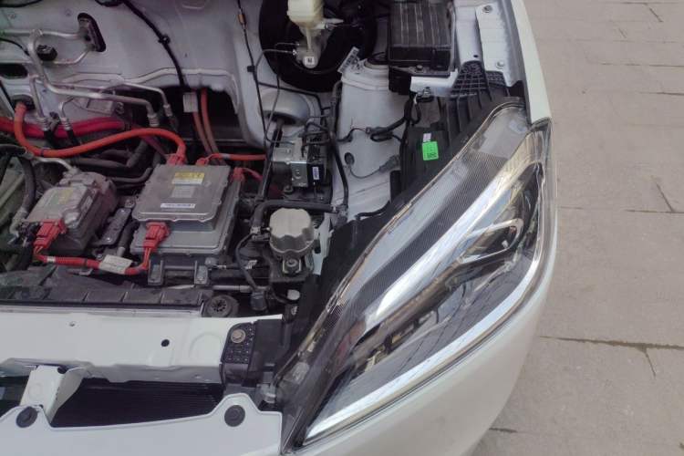 Used Wuling Hongguang New Energy 2024 All-Electric Model 300KM Standard Version Engine Bay Left