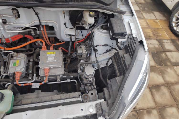 Used Wuling Hongguang New Energy 2024 All-Electric Model 300KM Standard Version Engine Bay Left