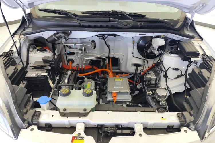 Used Wuling Hongguang New Energy 2024 All-Electric Model 300KM Standard Version Engine Bay