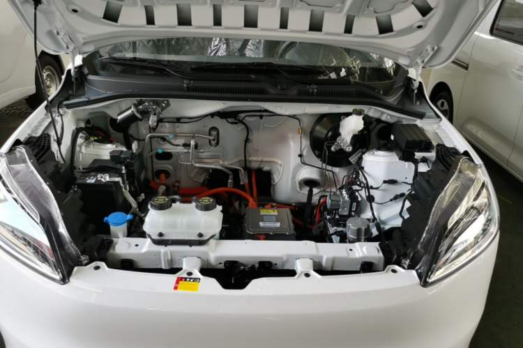 Used Wuling Hongguang New Energy 2024 All-Electric Model 300KM Practical Version Engine Bay
