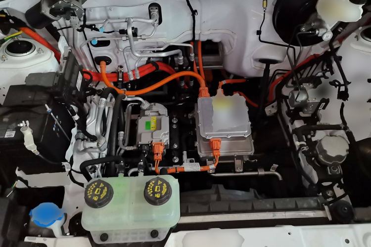Used Wuling Hongguang New Energy 2024 All-Electric Model 300KM Standard Version Engine Bay