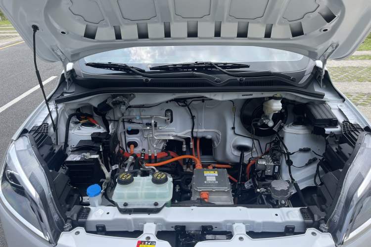 Used Wuling Hongguang New Energy 2024 All-Electric Model 300KM Standard Version Engine Bay