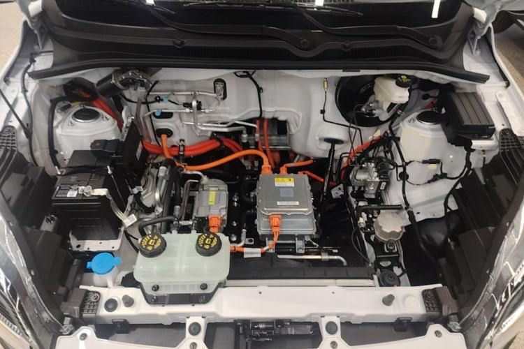 Used Wuling Hongguang New Energy 2024 All-Electric Model 300KM Standard Version Engine Bay