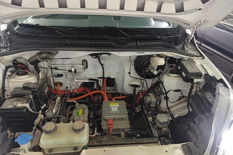 Used Wuling Hongguang New Energy 2024 All-Electric Model 300KM Standard Version Engine Bay