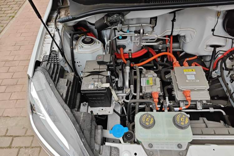 Used Wuling Hongguang New Energy 2024 All-Electric Model 300KM Practical Version Engine Bay Right