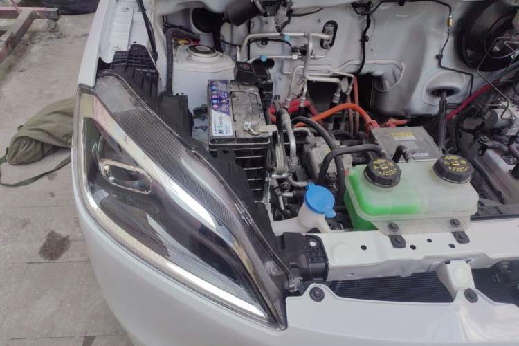 Used Wuling Hongguang New Energy 2024 All-Electric Model 300KM Standard Version Engine Bay Right