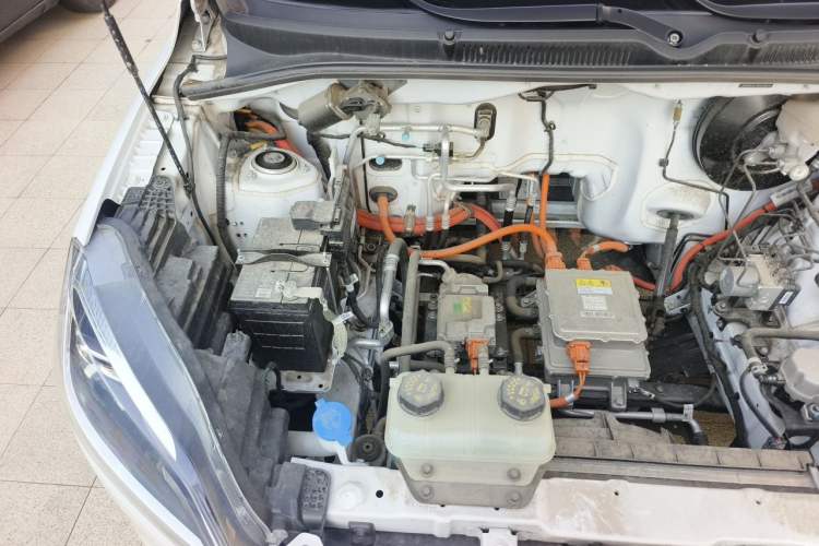 Used Wuling Hongguang New Energy 2024 All-Electric Model 300KM Standard Version Engine Bay Right