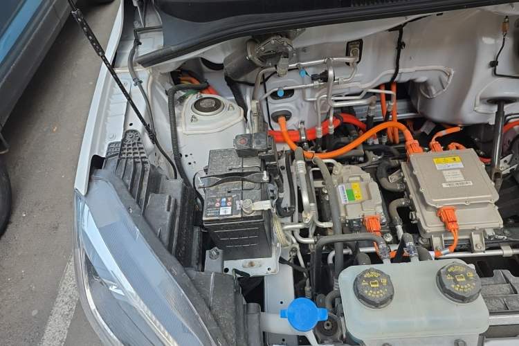 Used Wuling Hongguang New Energy 2024 All-Electric Model 300KM Standard Version Engine Bay Right