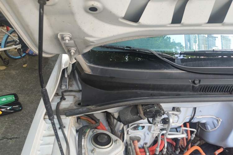 Used Wuling Hongguang New Energy 2024 All-Electric Model 300KM Standard Version Engine Bay Right