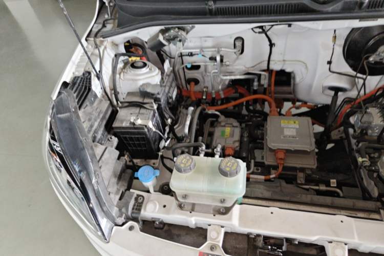 Used Wuling Hongguang New Energy 2024 All-Electric Model 300KM Standard Version Engine Bay Right