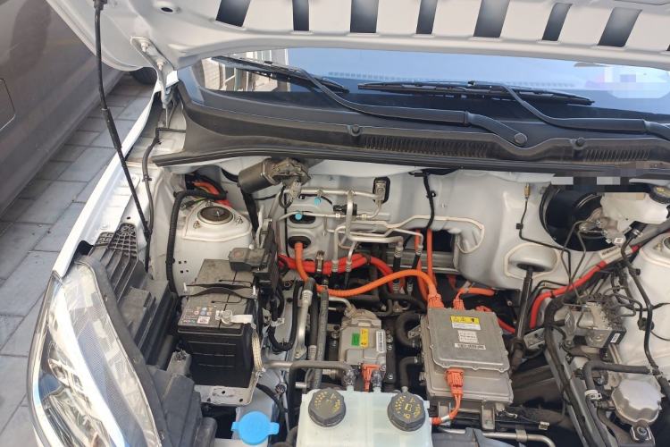 Used Wuling Hongguang New Energy 2024 All-Electric Model 300KM Standard Version Engine Bay Right