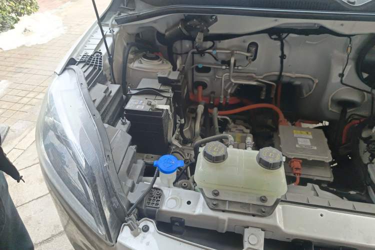 Used Wuling Hongguang New Energy 2024 All-Electric Model 300KM Standard Version Engine Bay Right