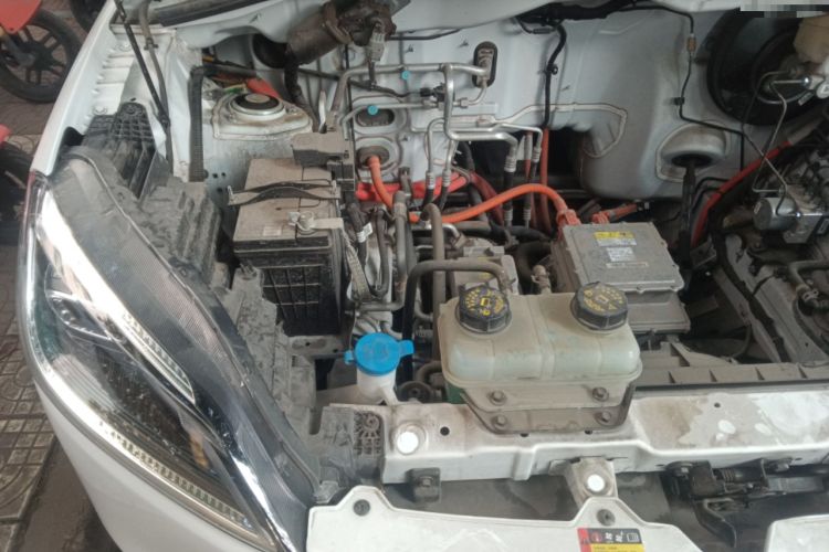 Used Wuling Hongguang New Energy 2024 All-Electric Model 300KM Standard Version Engine Bay Right
