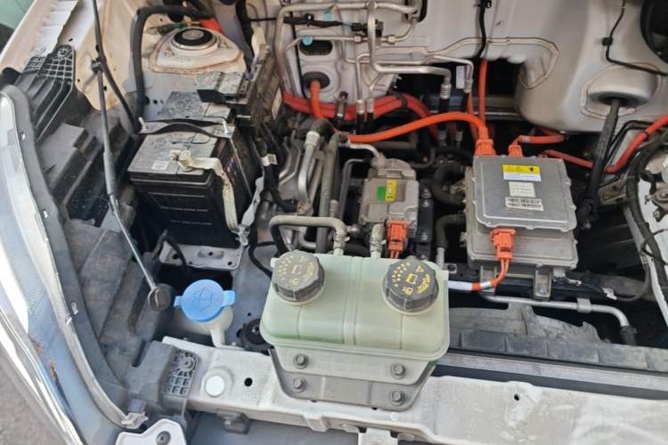 Used Wuling Hongguang New Energy 2024 All-Electric Model 300KM Standard Version Engine Bay Right