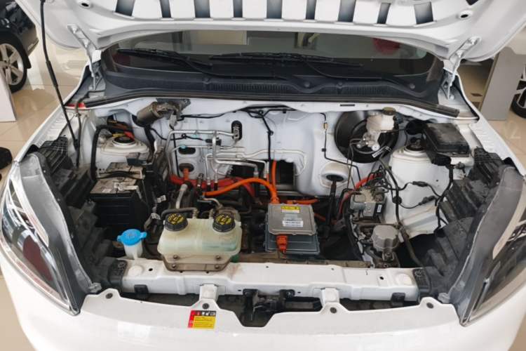 Used Wuling Hongguang New Energy 2024 All-Electric Model 300KM Standard Version Engine Bay