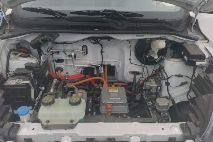 Used Wuling Hongguang New Energy 2024 All-Electric Model 300KM Practical Version Engine Bay