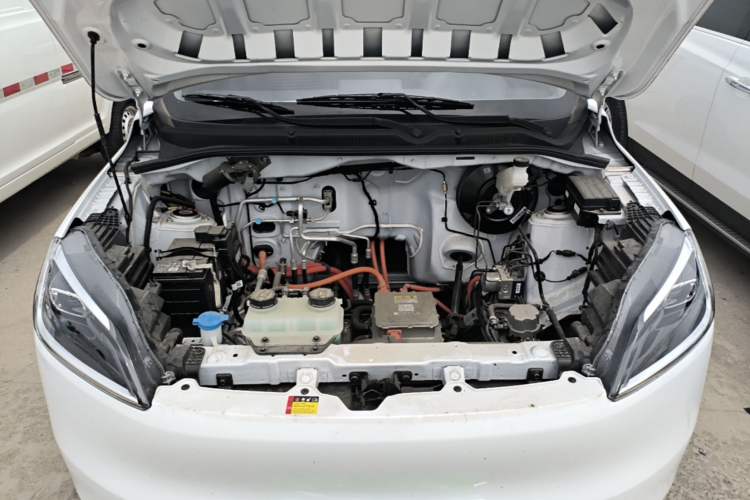 Used Wuling Hongguang New Energy 2024 All-Electric Model 300KM Standard Version Engine Bay