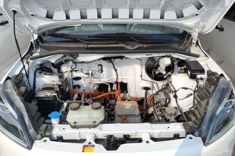 Used Wuling Hongguang New Energy 2024 All-Electric Model 300KM Standard Version Engine Bay