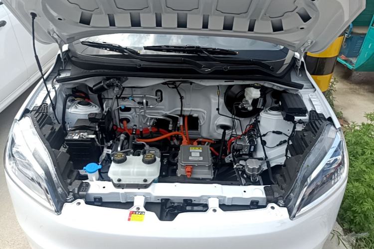 Used Wuling Hongguang New Energy 2024 All-Electric Model 300KM Standard Version Engine Bay