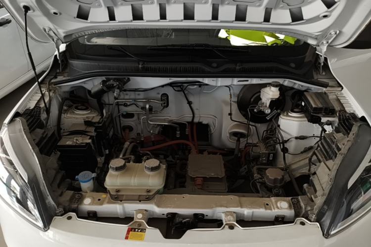 Used Wuling Hongguang New Energy 2024 All-Electric Model 300KM Standard Version Engine Bay
