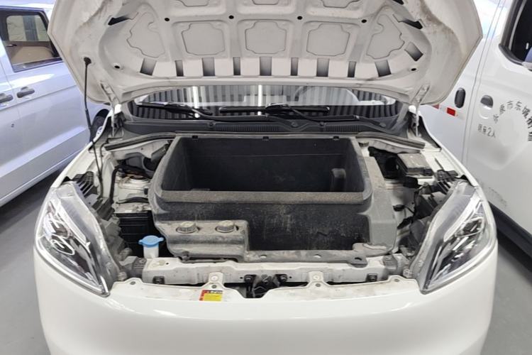 Used Wuling Hongguang New Energy 2024 All-Electric Model 300KM Standard Version Engine Bay