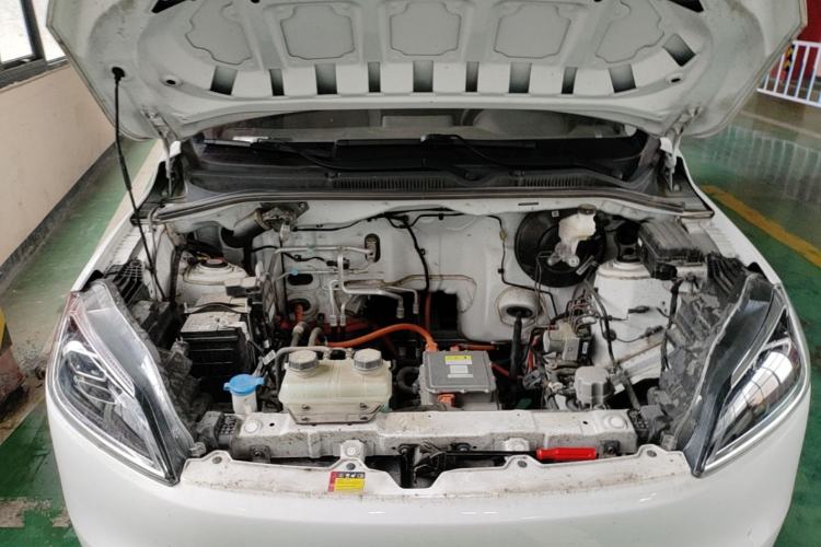 Used Wuling Hongguang New Energy 2024 All-Electric Model 300KM Standard Version Engine Bay